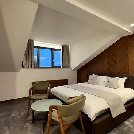 Restaurant & Les Planets Les Rasses