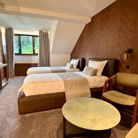 Restaurant & Les Planets * Les Rasses