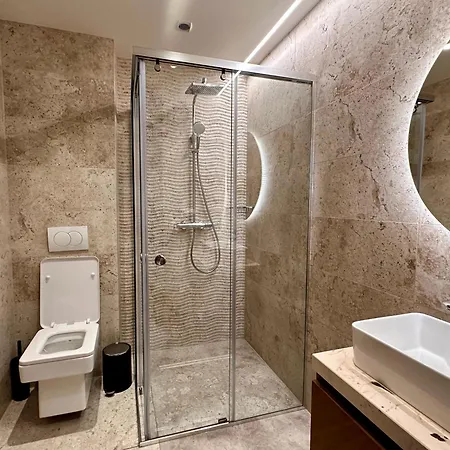 Restaurant & Les Planets *