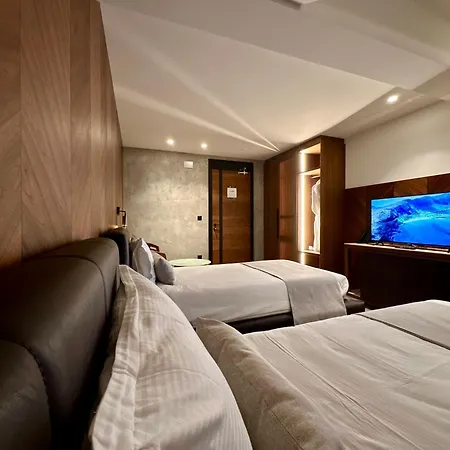 ホテル Restaurant & Les Planets *