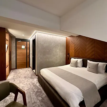 Restaurant & Les Planets *