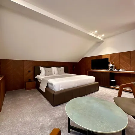 מלון Restaurant & Les Planets *