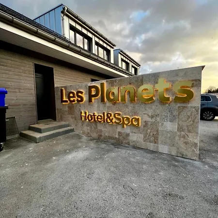 מלון Restaurant & Les Planets