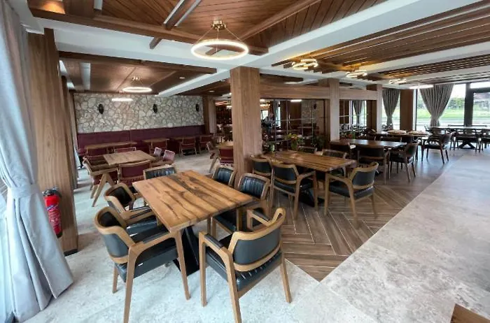 Restaurant & Les Planets Hotel