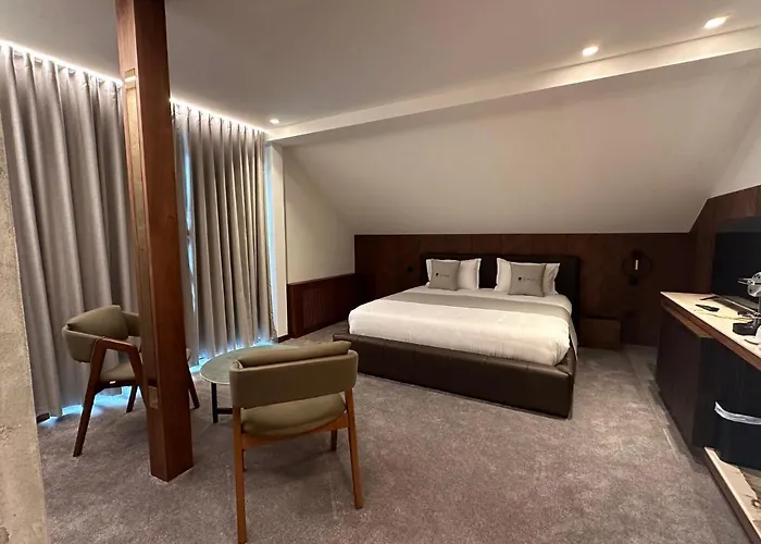 Restaurant & Les Planets * Les Rasses