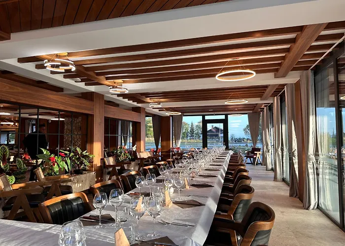 Restaurant & Les Planets *