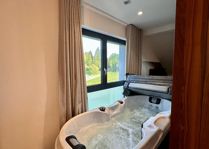 Restaurant & Les Planets * Les Rasses