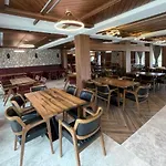 Restaurant & Les Planets ホテル