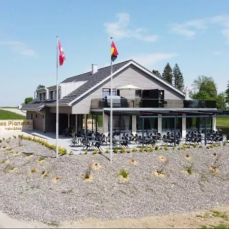 Restaurant & Les Planets Hotel