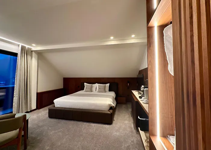 Restaurant & Les Planets 레라세스