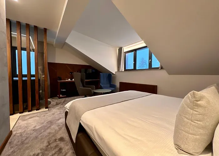 Restaurant & Les Planets 호텔