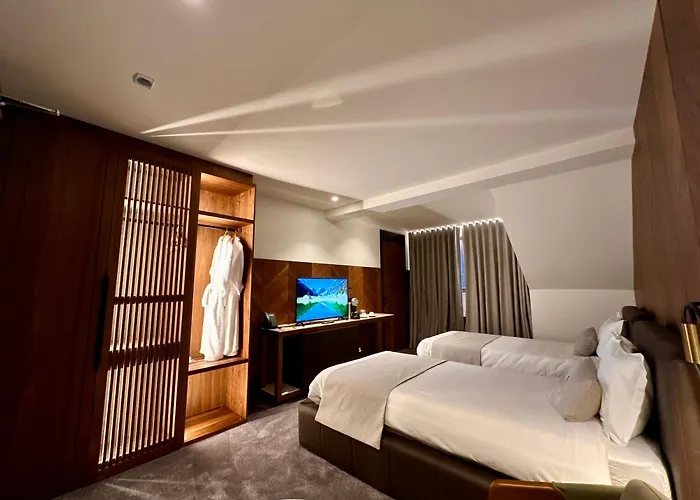 호텔 Restaurant & Les Planets